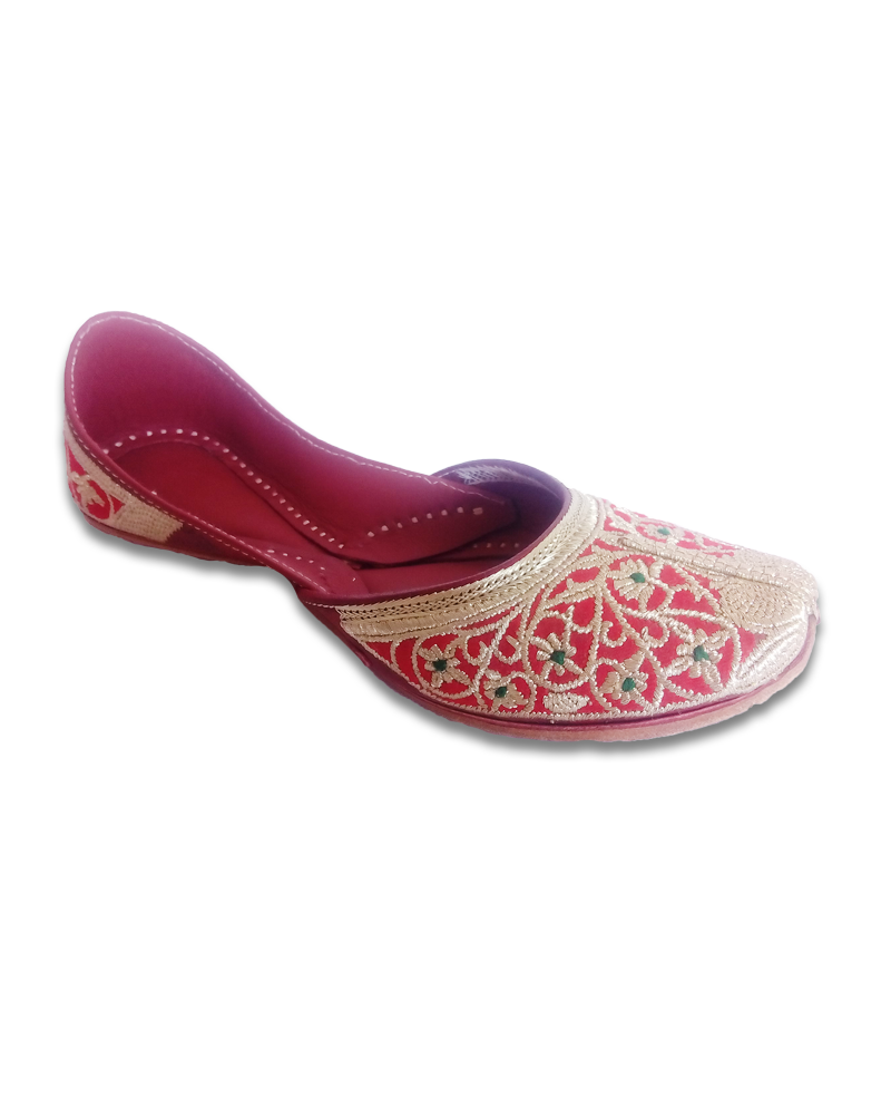 Red Golden Embroidered Handcrafted Punjabi Jutti