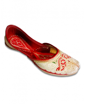 Multicolor Embroidered Handcrafted Punjabi Jutti